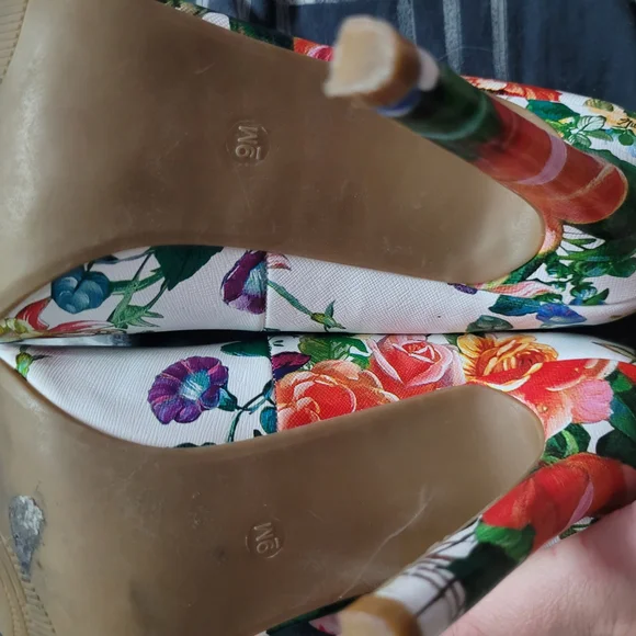 Hot Tomato Women's Floral Heels - Multicolor - Picture 4 of 8